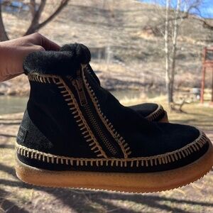 Laid Back London Setsu Crochet Crepe Ankle Boot: size 38